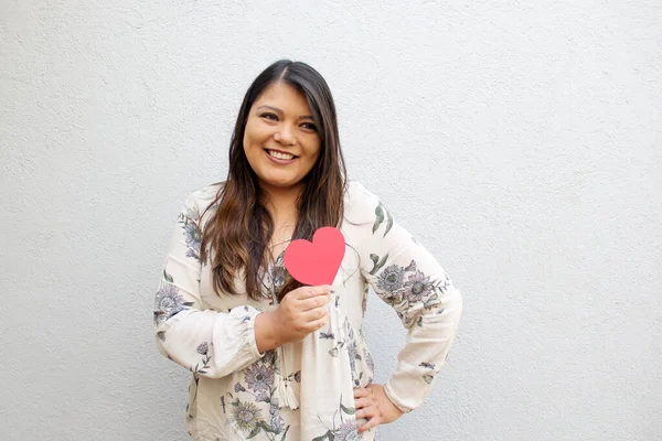 Latin Adult Woman Shows Big Red Heart Enthusiasm Arrival February — Stock Photo, Image