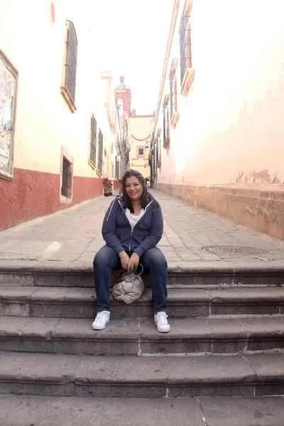 Latin Felnőtt Kalap Szemüveg Turista Város Zacatecas Mejico Felfedezi Sétál — Stock Fotó