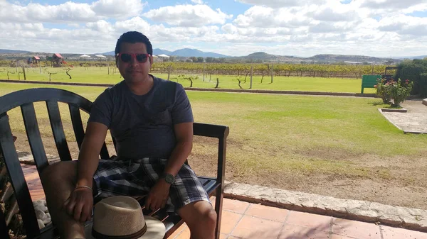 Latin Adult Man Shorts Hat Glasses Enjoys View Countryside While — Stock Photo, Image