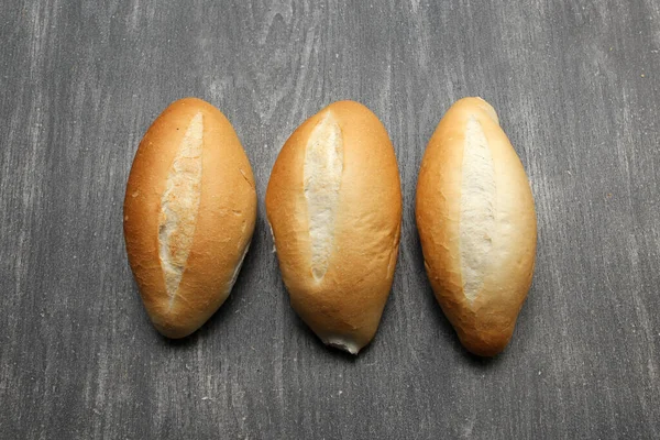 新鮮な おいしい ふわふわ ホット 新鮮なメキシコ製ボリロ フランスやローフパン 小麦粉で作られた人気と経済的な — ストック写真