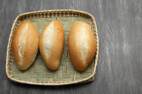 Färskt Läckert Fluffigt Varmt Nybakat Mexikanskt Bolillabröd Vitt Bröd Limpa — Stockfoto