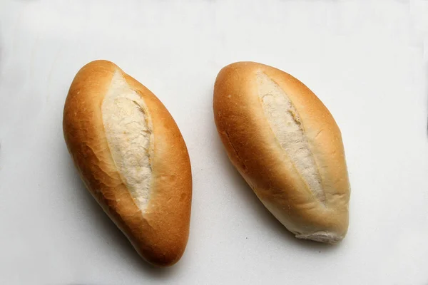 美味的 新鲜的 蓬松的 新鲜做的墨西哥面包 法国面包 白面包 用面粉烤的面包 随时可以吃 — 图库照片