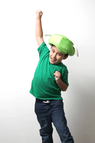 Menino Hispânico Salta Como Super Herói Muito Feliz Animado Goza — Fotografia de Stock