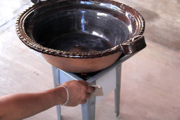 Cooking Food Clay Pots Pans Dangerous Due Its High Lead — Fotografia de Stock