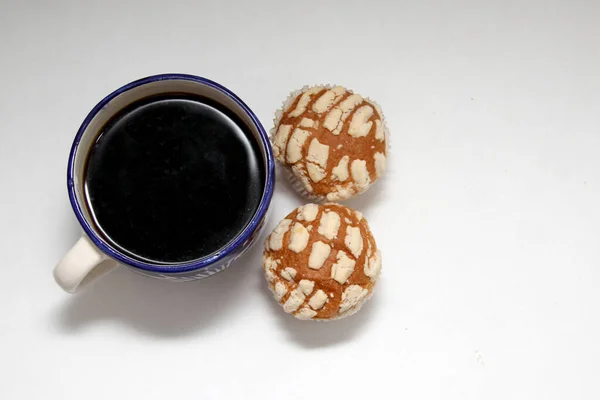 Fresh Delicious Fluffy Mexican Bread Manteconchas Cupake Type Vanilla Chocolate — стоковое фото