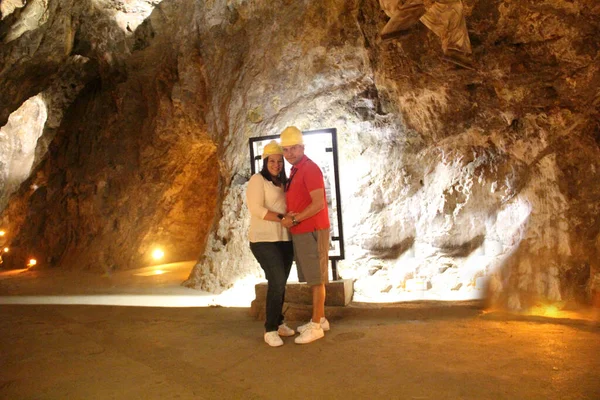 Couple Man Woman Explore Silver Mine City Zacatecas Mexico Yellow — Stock Photo, Image