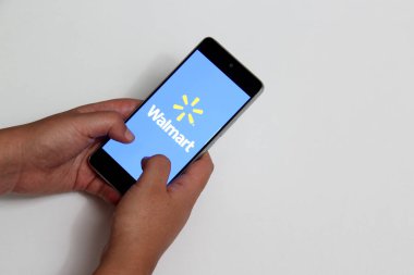 Mexico City, Mexico - 5 Nisan 2022: Walmart enflasyon karşıtı stratejiye katıldı, Meksika 'daki ailelere yardım etmek için ürünlerinin fiyatlarında artış olmayacağına söz verdi.