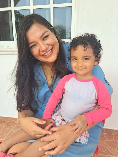 Latina Mom Daughter Show Love Living Autism Spectrum Disorder Developmental — 스톡 사진