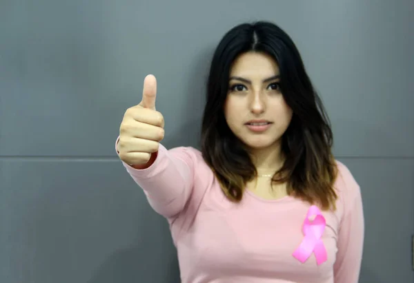 Latin Woman Pink Blouse Pink Ribbon Campaign Breast Cancer White — Foto de Stock