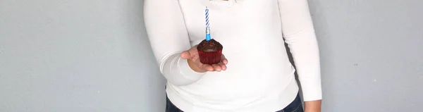 Latin Woman Black Hair Protection Mask Celebrates Birthday Cake Home — Foto de Stock