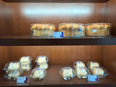 Meksika Eyaleti, Meksika - 11 Mayıs 2022: Tere Cazola şekerleme zinciri Meksika 'nın Ciudad Uydu' suna ulaştı, bulabilirsiniz: Brioche ipliği, şekerli browniler, peynir topu örgüsü