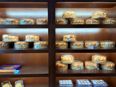 Meksika Eyaleti, Meksika - 11 Mayıs 2022: Tere Cazola şekerleme zinciri Meksika 'nın Ciudad Uydu' suna ulaştı, bulabilirsiniz: Brioche ipliği, şekerli browniler, peynir topu örgüsü