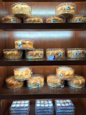 Meksika Eyaleti, Meksika - 11 Mayıs 2022: Tere Cazola şekerleme zinciri Meksika 'nın Ciudad Uydu' suna ulaştı, bulabilirsiniz: Brioche ipliği, şekerli browniler, peynir topu örgüsü