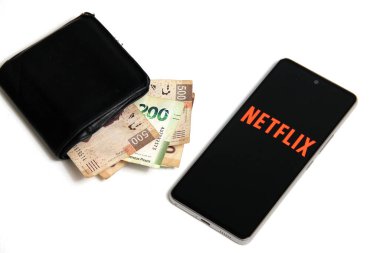 Netflix 2022 'nin ilk çeyreğinde 200.000 kullanıcı kaybetti. Dizileri ve filmleri izleyebilirsin.