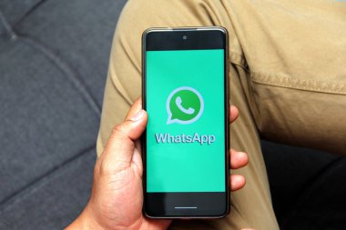 Mexico City, Meksika - 7 Mayıs 2022: Whatsapp birkaç dakikalığına düştü insanların en çok kullandığı uygulamalardan biri, arızalar ve dünyanın dört bir yanından kullanıcılar tarafından rapor edilmeye başlandı