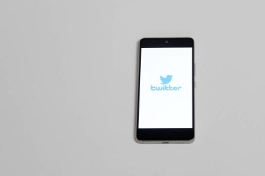 Mexico City, Mexico - 7 Mayıs 2022: Meksika şaşırdı çünkü Twitter uygulamasının satın alındığını duyuran Elon Musk, henüz bilgi alamadığı için tamamlamamakla tehdit etti. 