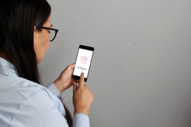 Instagram sosyal ağ uygulamasının Meksika 'da Meksika pesolarında kayıplara yol açan kusurları var