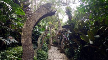 Xilitla, Meksika - 26 Ekim 2016: Edward James Heykel Bahçesi, Las Pozas San Luis Potosi eyaletindeki büyülü Meksika kasabasında gerçeküstü yapılarla