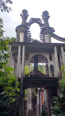 Xilitla, Meksika - 26 Ekim 2016: Edward James Heykel Bahçesi, Las Pozas San Luis Potosi eyaletindeki büyülü Meksika kasabasında gerçeküstü yapılarla