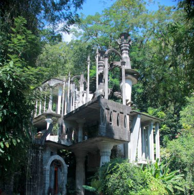 Xilitla, Meksika - 26 Ekim 2016: Edward James Heykel Bahçesi, Las Pozas San Luis Potosi eyaletindeki büyülü Meksika kasabasında gerçeküstü yapılarla