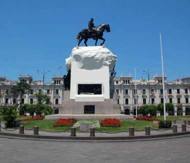 Güney Amerika 'nın Lima başkenti Peru' daki Plaza San Martin.