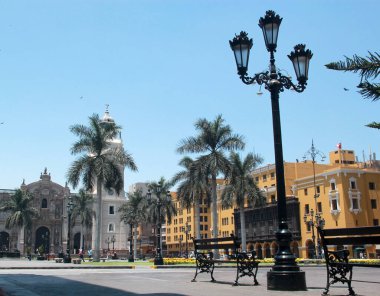 Lima, Peru - 13 Aralık 2017: Plaza de armas de la ciudad başkenti Lima Peru 'daki Katedral Parroquia del Sagrario' nun manzarası