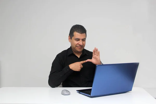 Latino Adult Man Speaks Mexican Sign Language Deaf Person Laptop — стоковое фото