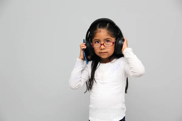 Year Old Brunette Latin Girl Glasses Listens Music Her Headphones — Stock Fotó