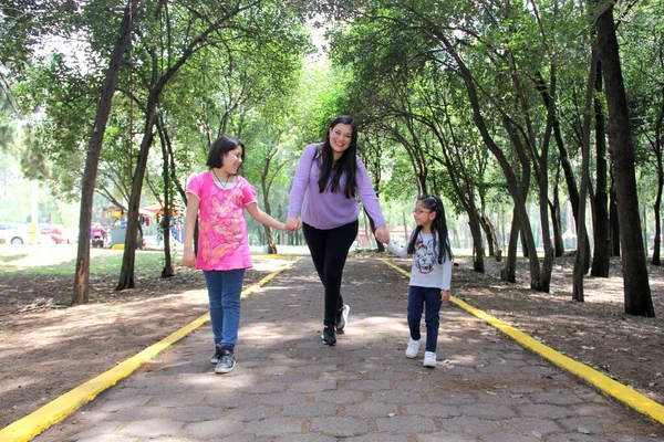 Single Divorced Latin Mom Daughters Walk Park Outdoors Alone Spend — 스톡 사진