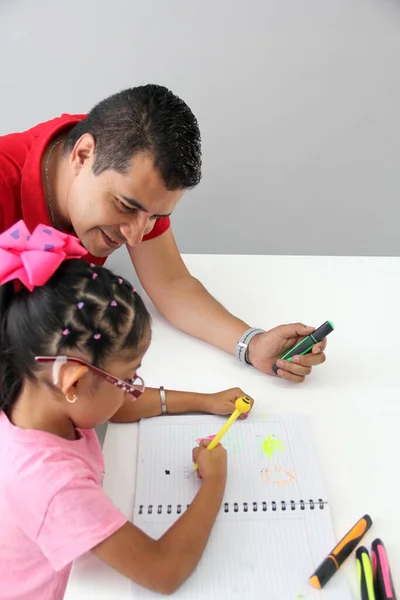 Latino Dad Daughter Teacher Student Draw Notebook Colors Back School — Zdjęcie stockowe