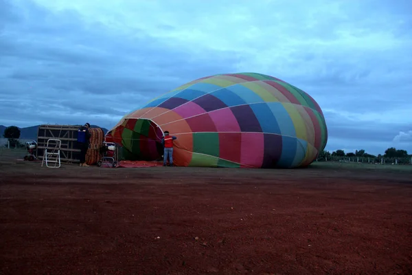 Process Inflation Preparation Hot Air Balloon Sunrise Flight Cloudy Sky — Stock Photo, Image