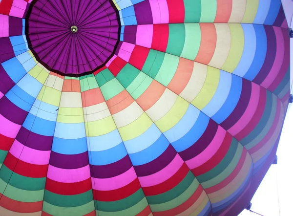 Inflationsprozess Und Vorbereitung Des Heißluftballons Bei Sonnenaufgang Auf Den Flug — Stockfoto