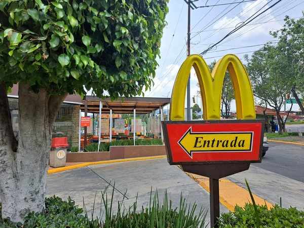 Meksyk Meksyk Lipca 2022 Mcdonald Restauracja Hamburgerami Fast Foodami Uruchamia — Zdjęcie stockowe