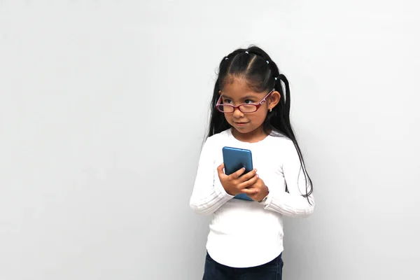 Year Old Latin Girl Uses Her Cell Phone Make Video — Stock Photo, Image