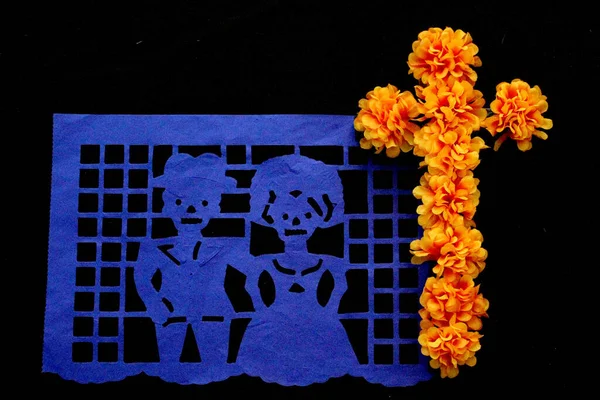 Hagyományos Színes Papel Picado Kempasuchil Virágok Díszítő Tárgyak Oltár Day — Stock Fotó