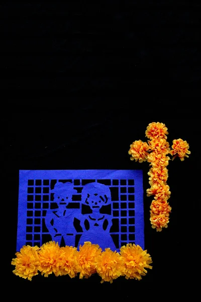 Traditioneel Gekleurde Papel Picado Cempasuchil Bloemen Decoratieve Objecten Van Het — Stockfoto