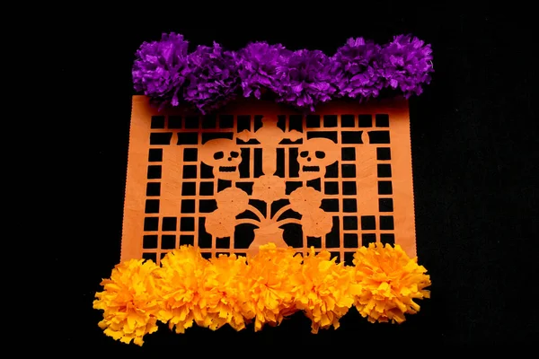 Traditioneel Gekleurde Papel Picado Cempasuchil Bloemen Decoratieve Objecten Van Het — Stockfoto