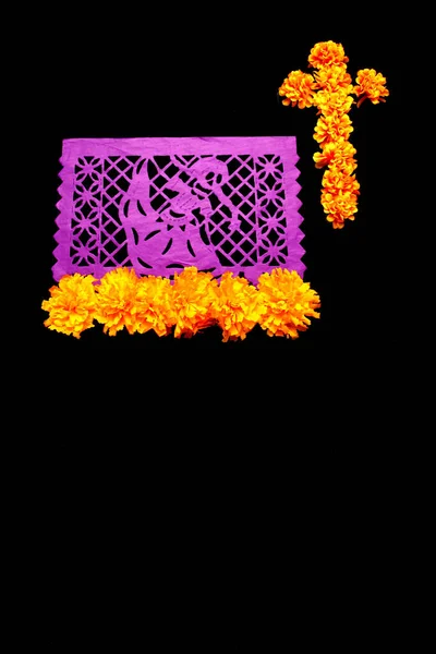 Traditionell Färgad Papel Picado Och Cempasuchil Blommor Dekorativa Objekt Altaret — Stockfoto