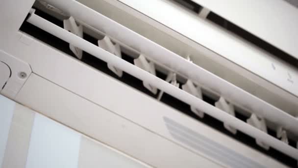 Witte airconditioners close-up. FullHD video — Stockvideo