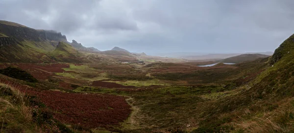 Widok krajobrazu Gór Quiraing, na wyspie Isle of Skye — Zdjęcie stockowe