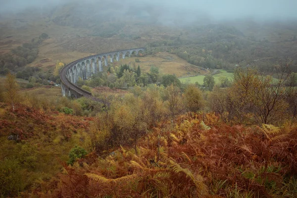 Ponte de viaduto escocesa no outono — Fotografia de Stock