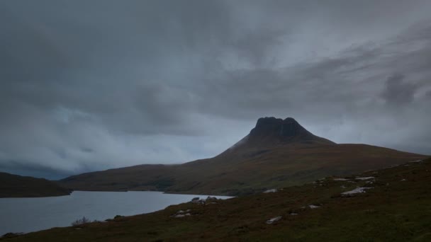 Moving Clouds Mountain Lake Scottish Highlands Stac Pollaidh Scotland United — Wideo stockowe