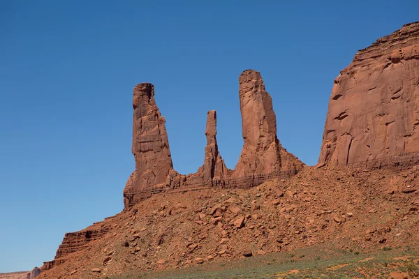 De tre systrarna i monument valley — Stockfoto