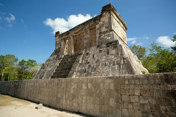 Small Mayan temple — Stock Photo, Image