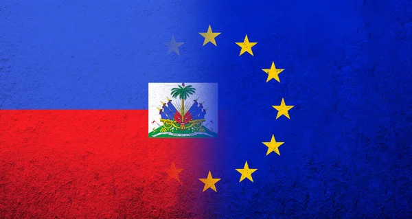Európai Unió Lobogója Haiti Köztársasággal Nemzeti Lobogó Alatt Grunge Háttér — Stock Fotó