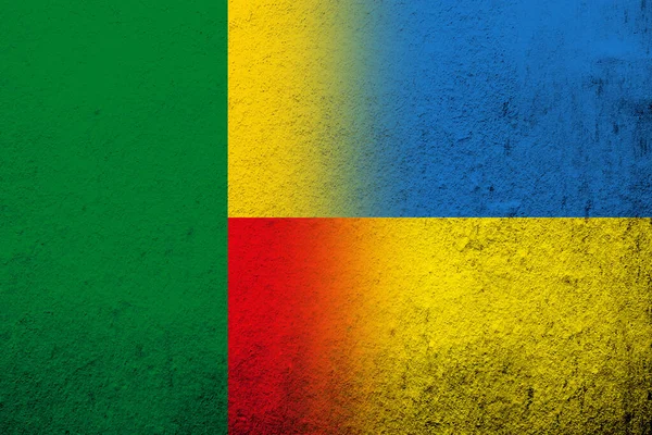Republika Beninu Flaga Narodowa Flagą Narodową Ukrainy Kontekst Grunge — Zdjęcie stockowe