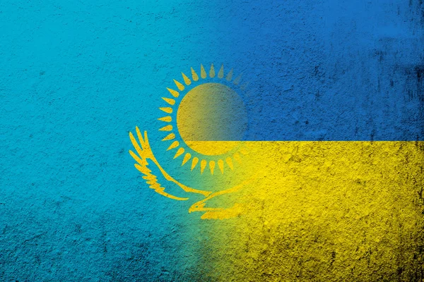 Die Nationalflagge Der Republik Kasachstan Mit Der Nationalflagge Der Ukraine — Stockfoto