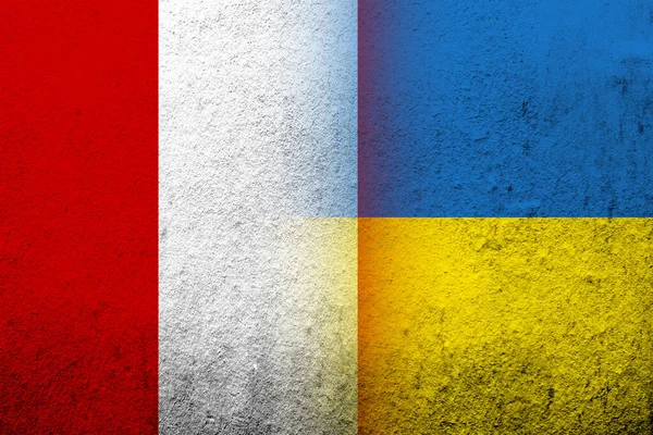 Republiken Perus Nationella Flagga Med Ukrainas Nationella Flagga Grunge Bakgrund — Stockfoto
