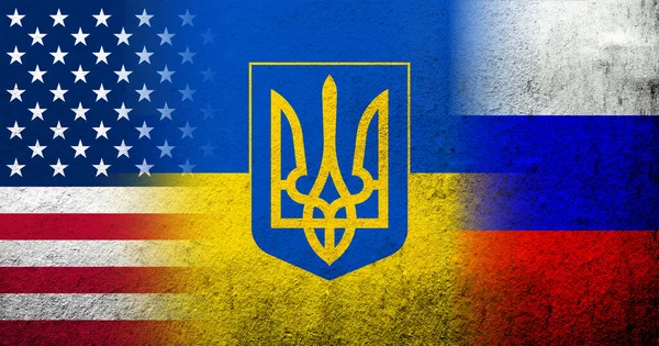 Národní Vlajka Ukrajiny Erbem Tryzub Národní Vlajka Ruska Vlajka Spojených — Stock fotografie