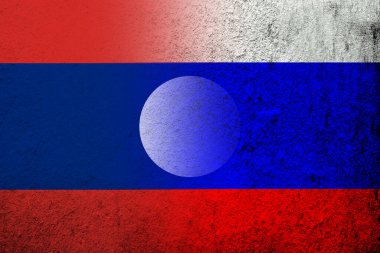 Demokratik Cumhuriyet Laos Ulusal Bayrağı taşıyan Rusya Federasyonu Ulusal Bayrağı. Grunge arkaplanı